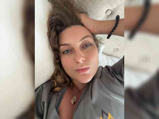 -Hypnotic-Gaze- Sex Cam Show