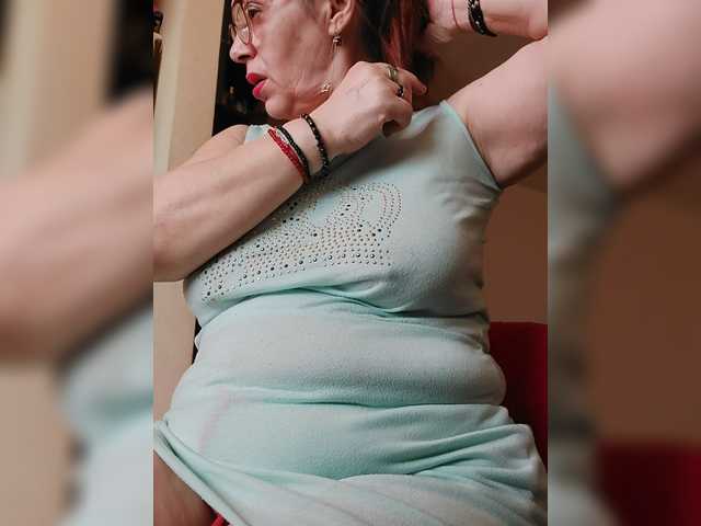 Sex chat gratuit in direct cu Cristinatina pe BongaCams