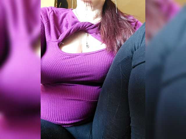 Cristinatina's BongaCams show and profile