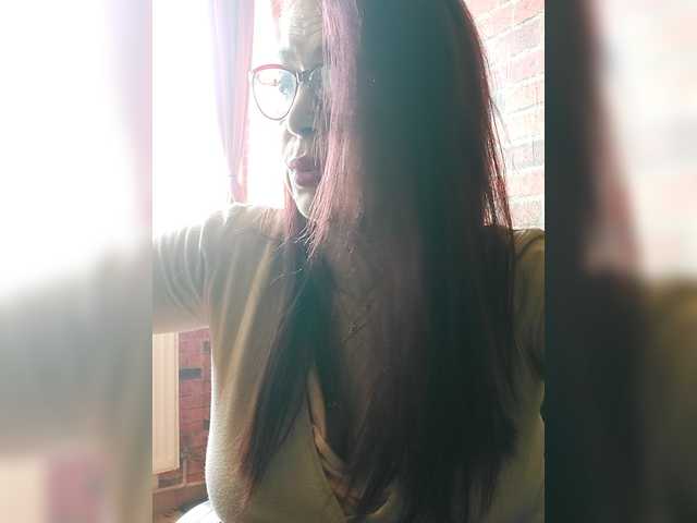 Cristinatina's BongaCams show and profile