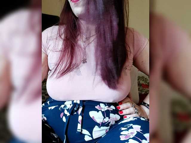 Cristinatina's BongaCams show and profile