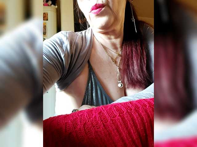 Sex chat gratuit in direct cu Cristinatina pe BongaCams