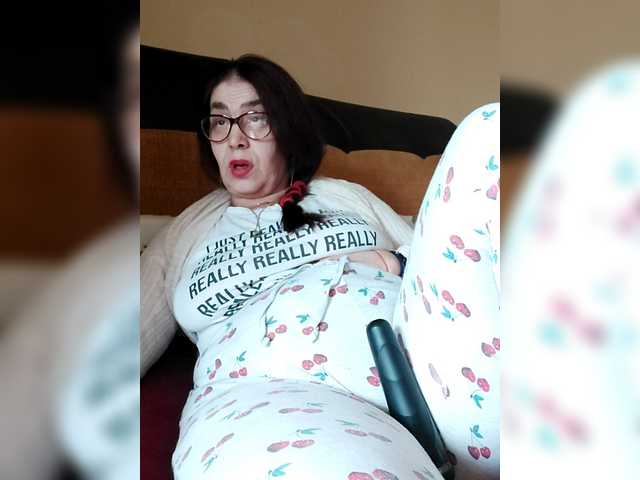 Cristinatina's BongaCams show and profile