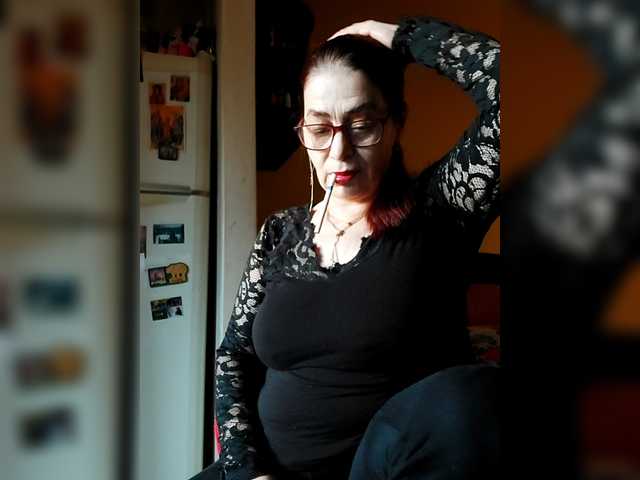 Sex chat gratuit in direct cu Cristinatina pe BongaCams