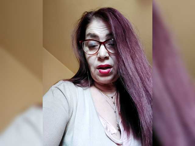 Cristinatina's BongaCams show and profile