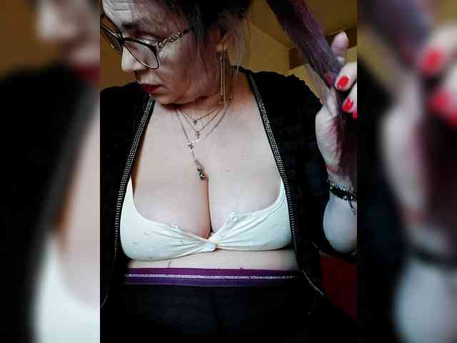 LoveTinaForever webcam