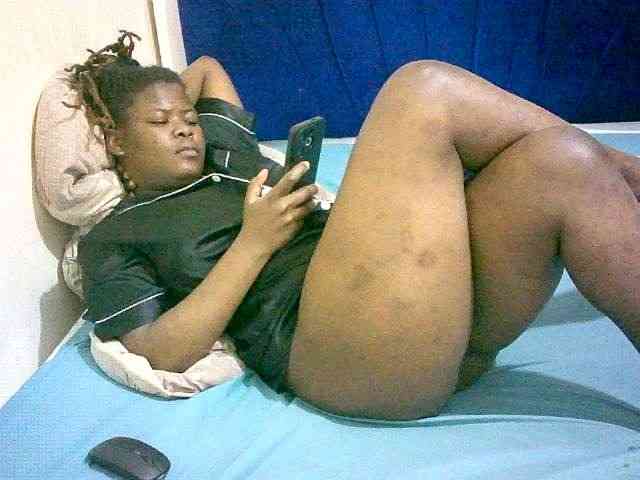 Hornyvibes webcam