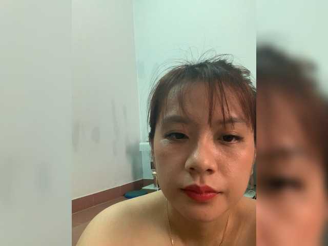 Phoebe90 live webcam show