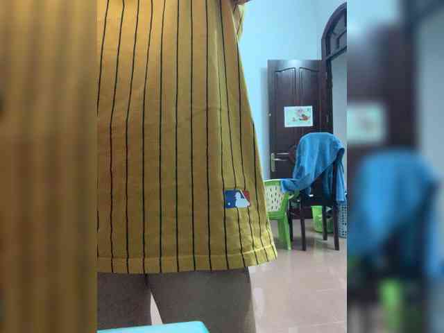 Phoebe90 webcam