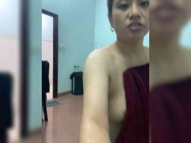 Phoebe90 webcam