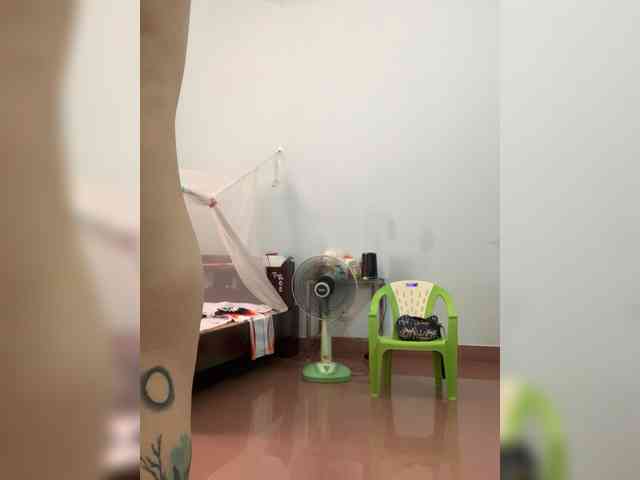 Phoebe90 webcam