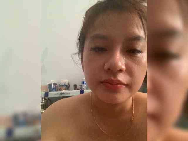 Phoebe90 webcam