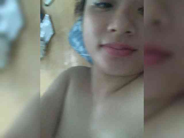 Phoebe90 webcam