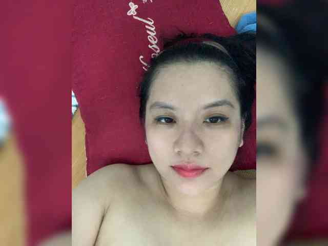 Phoebe90 webcam