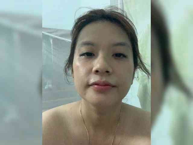 Phoebe90 webcam