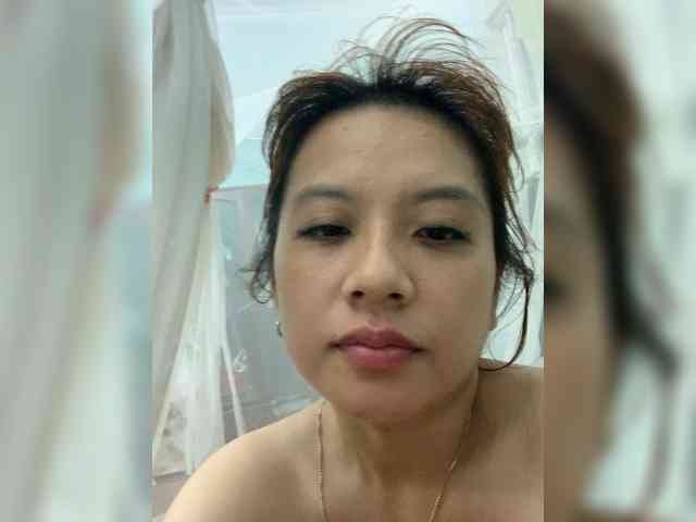 Phoebe90 webcam
