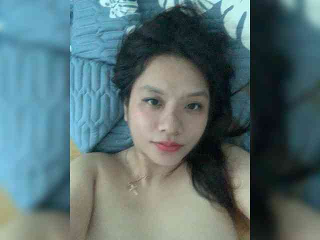 Phoebe90 webcam