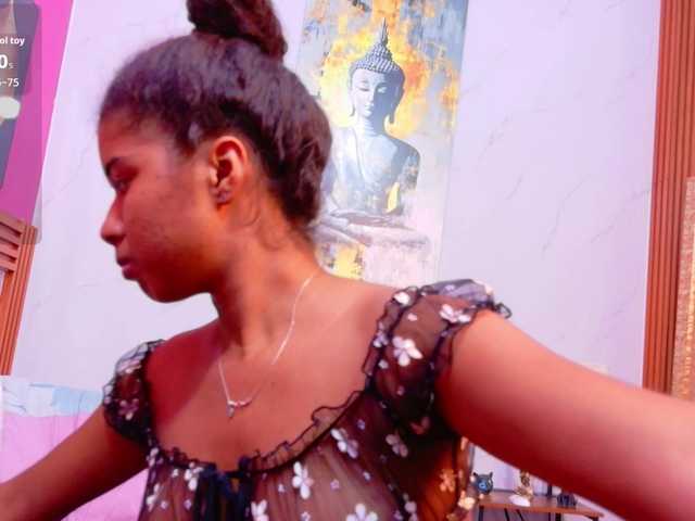 shyblacksweetiee live cam on BongaCams