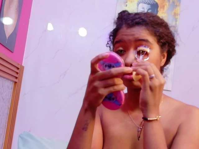 shyblacksweetiee live cam on BongaCams