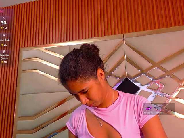shyblacksweetiee live cam on BongaCams