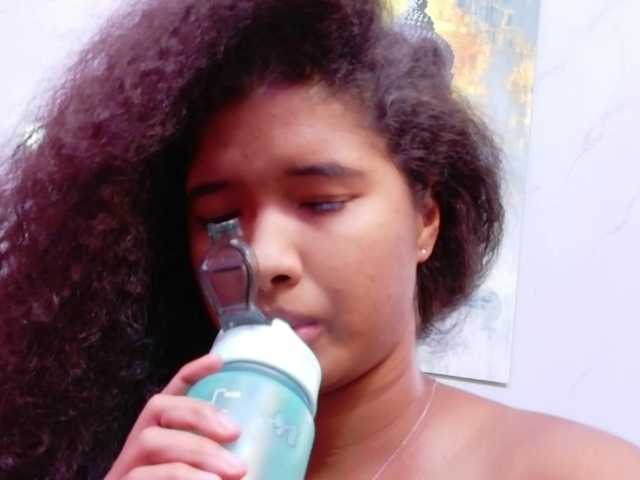 shyblacksweetiee live cam on BongaCams
