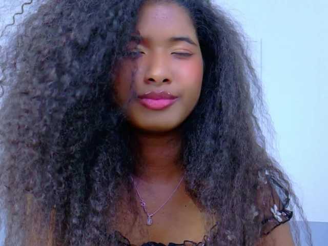 shyblacksweetiee live cam on BongaCams