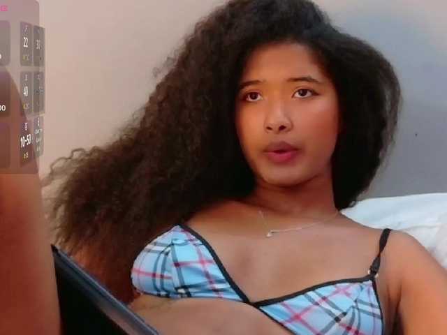 shyblacksweetiee live cam on BongaCams