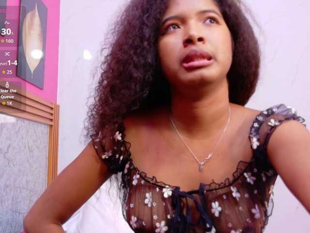 shyblacksweetiee live cam on BongaCams