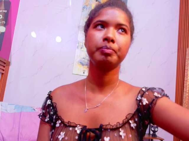 shyblacksweetiee live cam on BongaCams