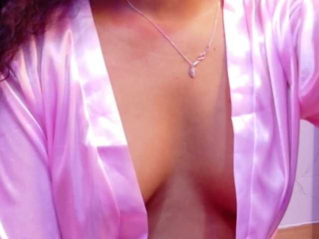 shyblacksweetiee live cam on BongaCams