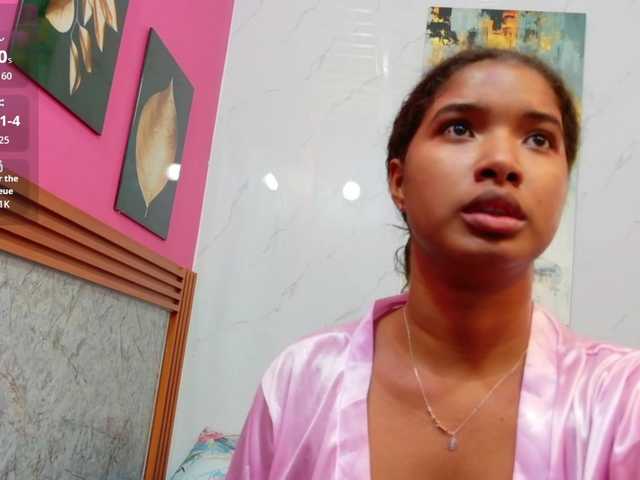 shyblacksweetiee live cam on BongaCams