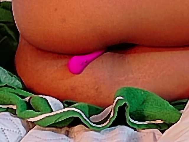 shyblacksweetiee live cam on BongaCams