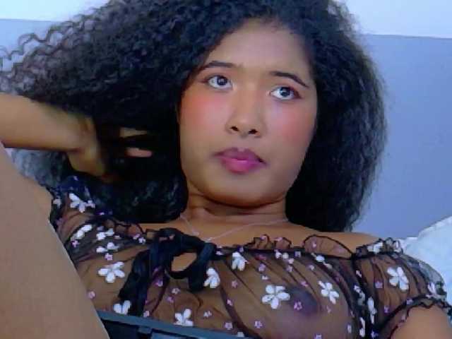 shyblacksweetiee live cam on BongaCams