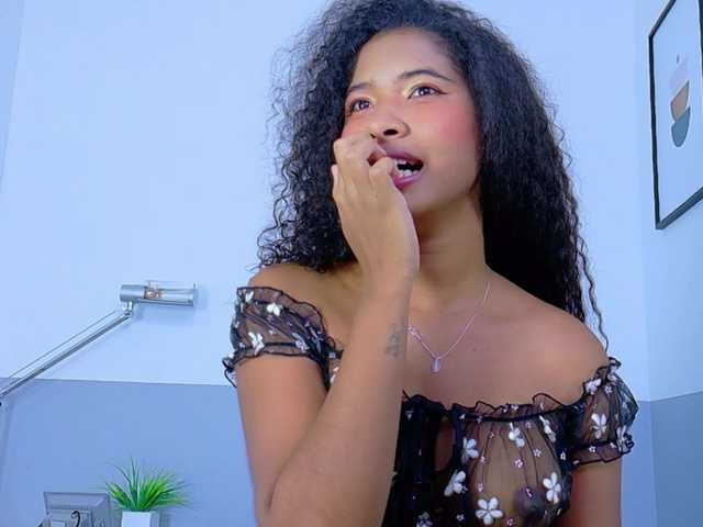 shyblacksweetiee live cam on BongaCams