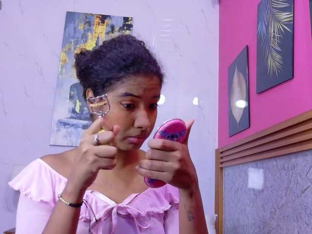 shyblacksweetiee live cam on BongaCams