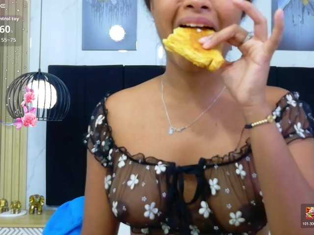 shyblacksweetiee live cam on BongaCams