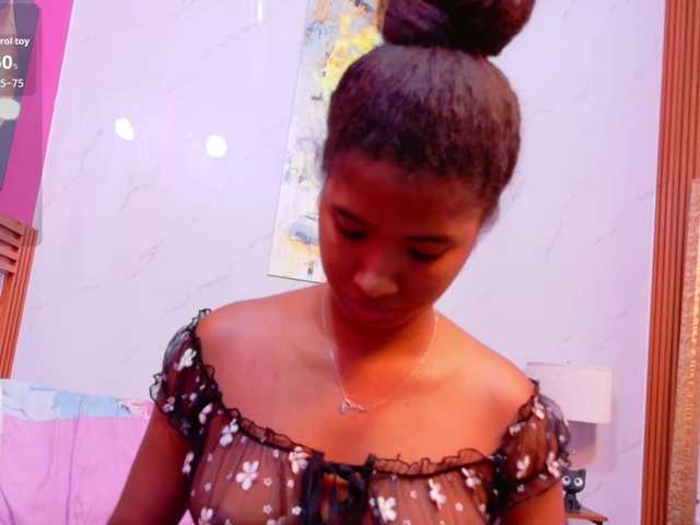 shyblacksweetiee live cam on BongaCams
