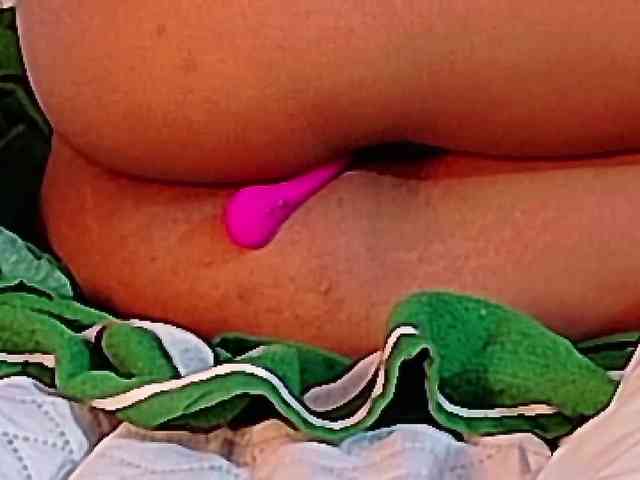 Modella: shyblacksweetiee