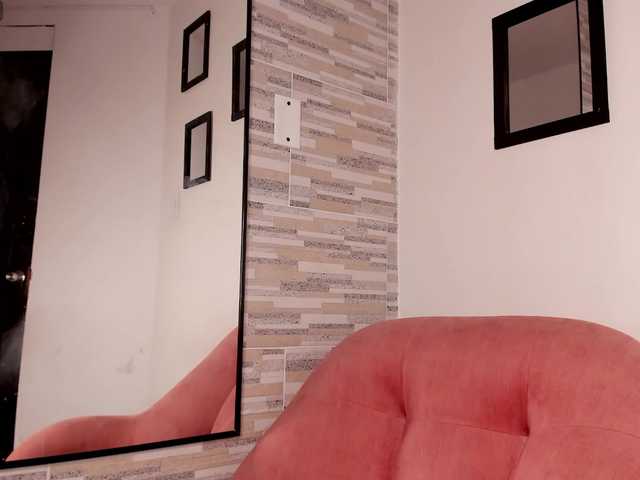 NinaCollinss live cam on BongaCams