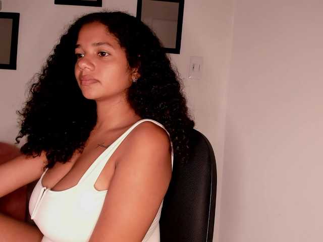 NinaCollinss live cam on BongaCams