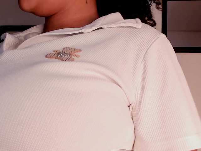 NinaCollinss live cam on BongaCams