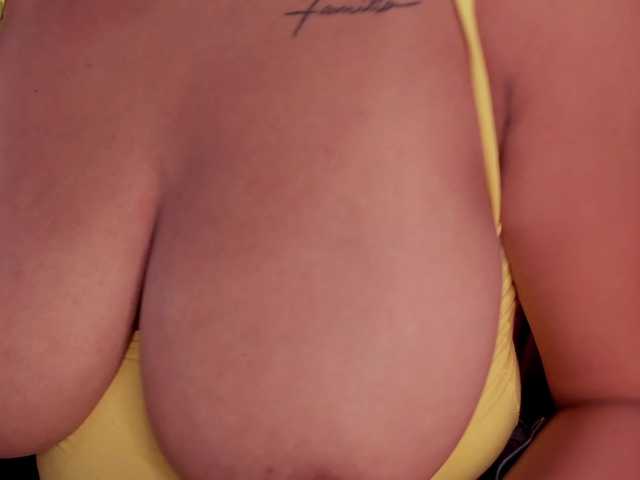 NinaCollinss live cam on BongaCams