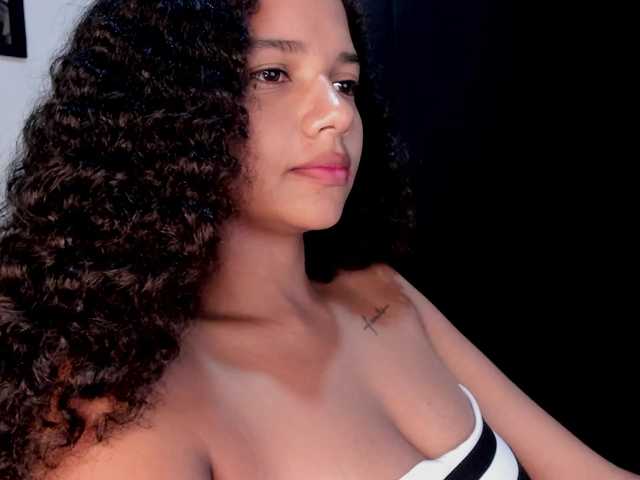 NinaCollinss live cam on BongaCams