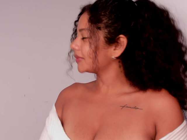 NinaCollinss live cam on BongaCams