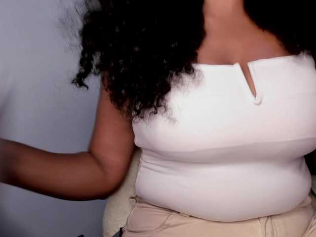 NinaCollinss live cam on BongaCams