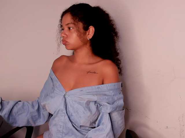 NinaCollinss live cam on BongaCams