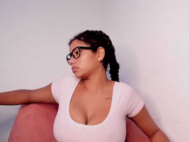NinaCollinss live cam on BongaCams