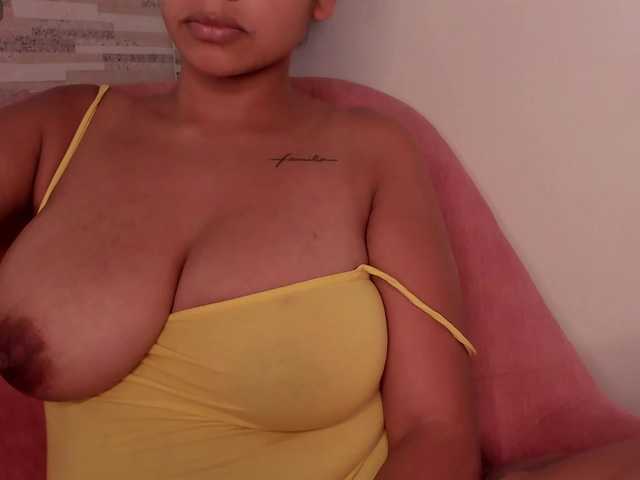 NinaCollinss live cam on BongaCams