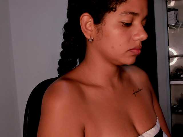 NinaCollinss live cam on BongaCams