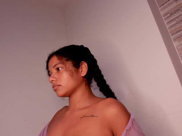 NinaCollinss live cam on BongaCams